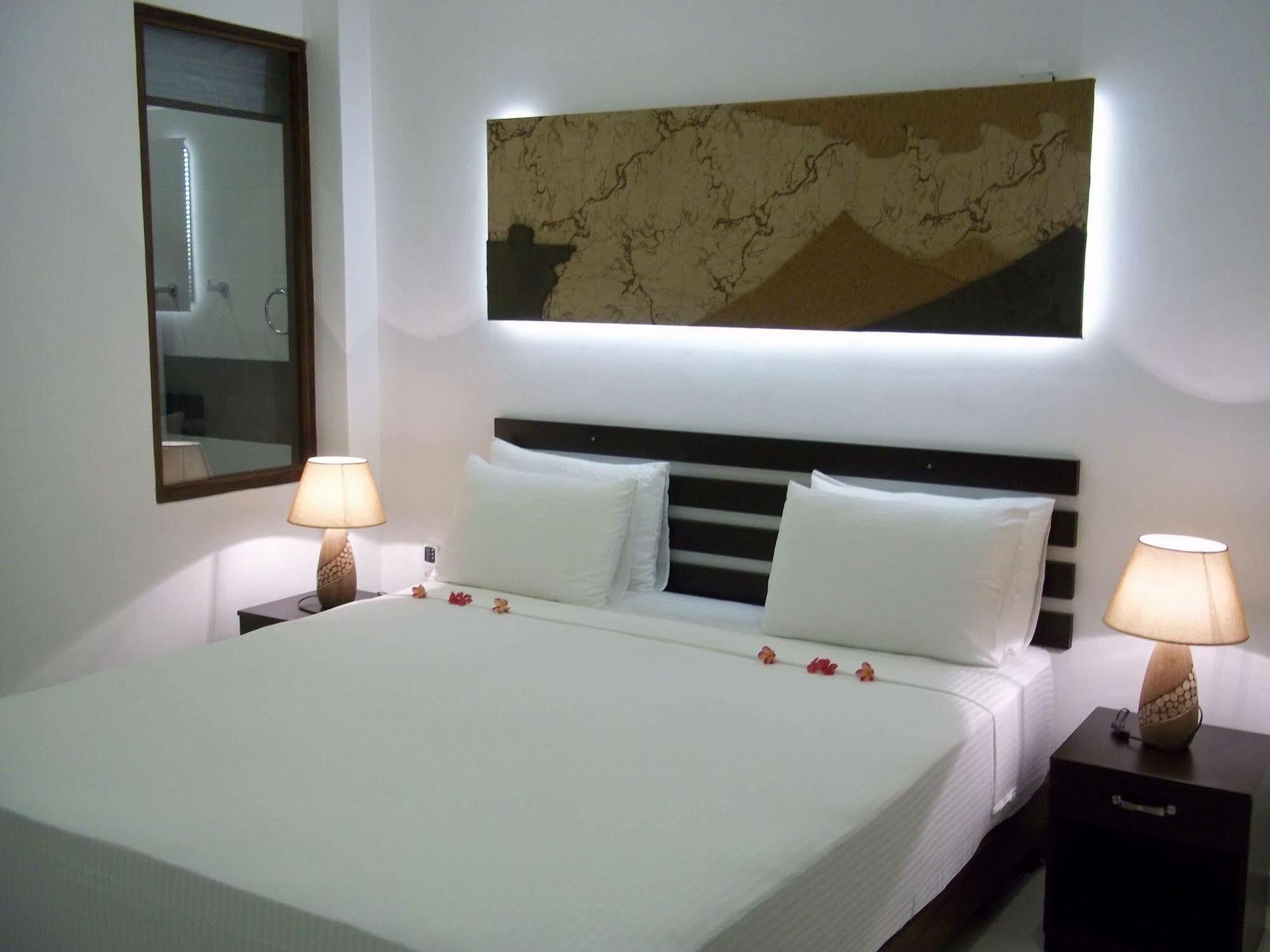 Sunrise Palace Negombo Exterior foto